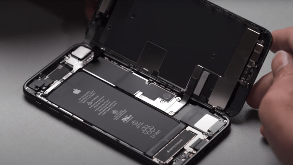 Teardown video spotlights resemblance between New iPhone SE and iPhone 8